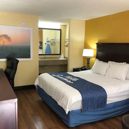 Days Inn By Wyndham King-Winston Salem Area Eksteriør billede