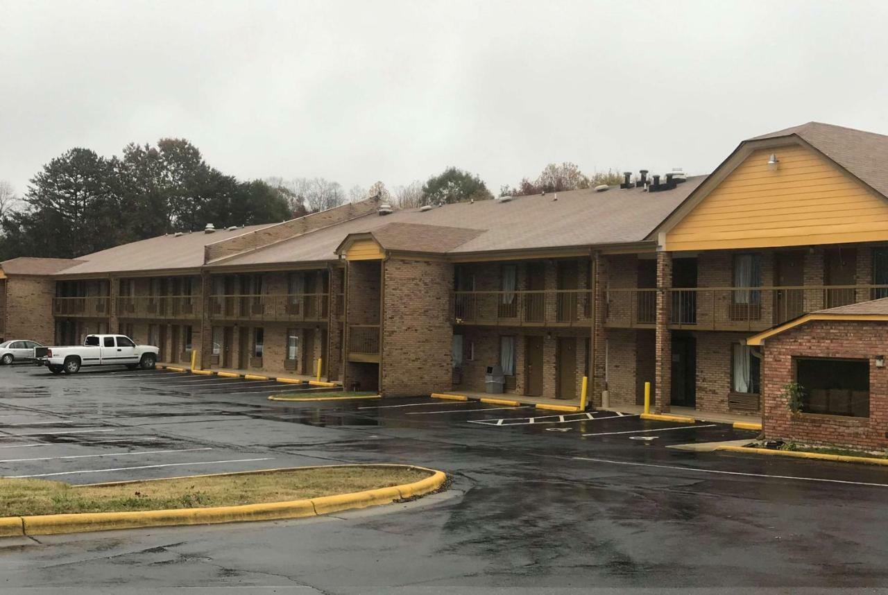 Days Inn By Wyndham King-Winston Salem Area Eksteriør billede